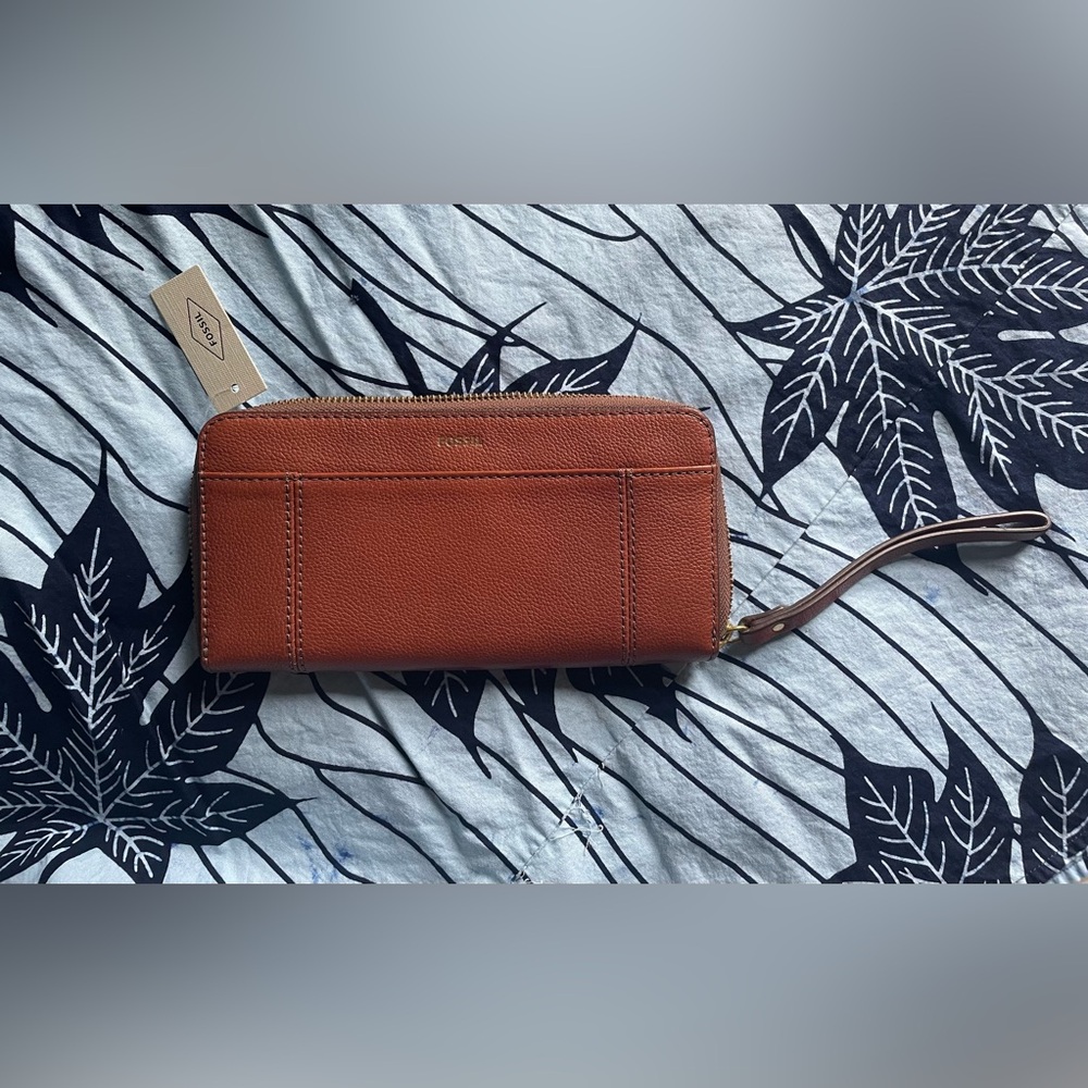 NWT Fossil Wristlet